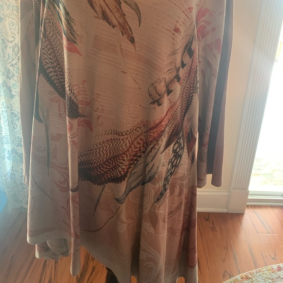 Cocos Clozet plus size 2X feather waterfall length top - Picture 8 of 9